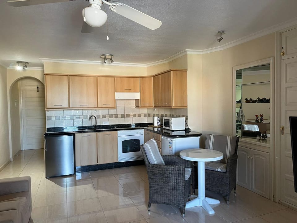 Few steps from Golden Mile in Las Americas Apartment in Playa de las Americas