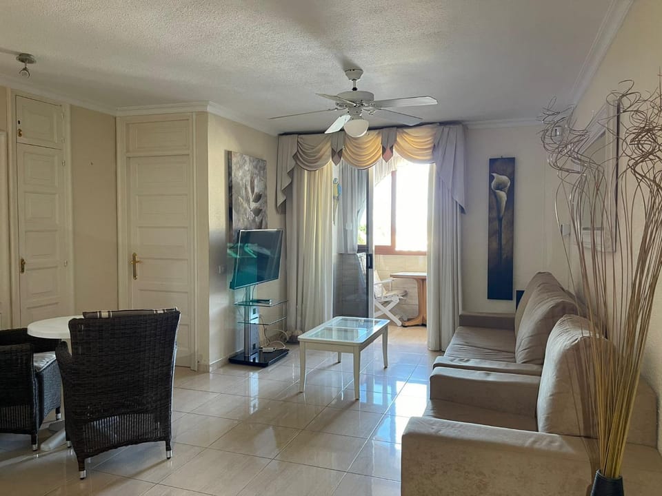 Few steps from Golden Mile in Las Americas Apartment in Playa de las Americas