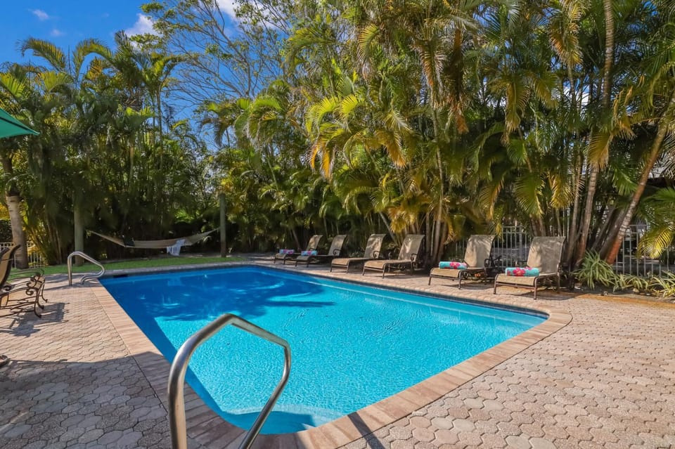Hawaiian Punch - 125 Crescent Dr House in Anna Maria Island