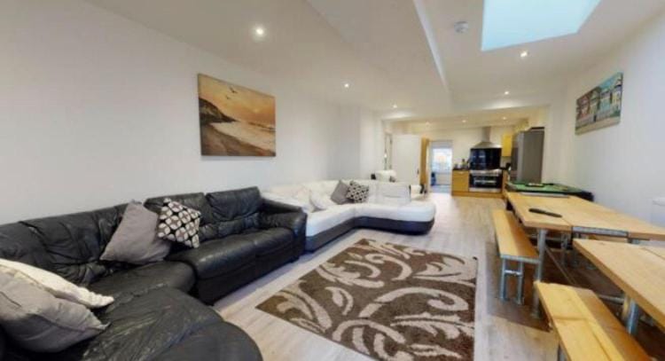 Communal lounge/ TV room, TV and multimedia, Kitchen or kitchenette, Living room, Seating area, Dining area, minibar, pet friendly