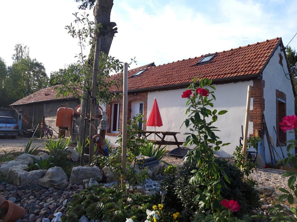 Studio à Theuville-Baigneaux House in Centre-Val de Loire