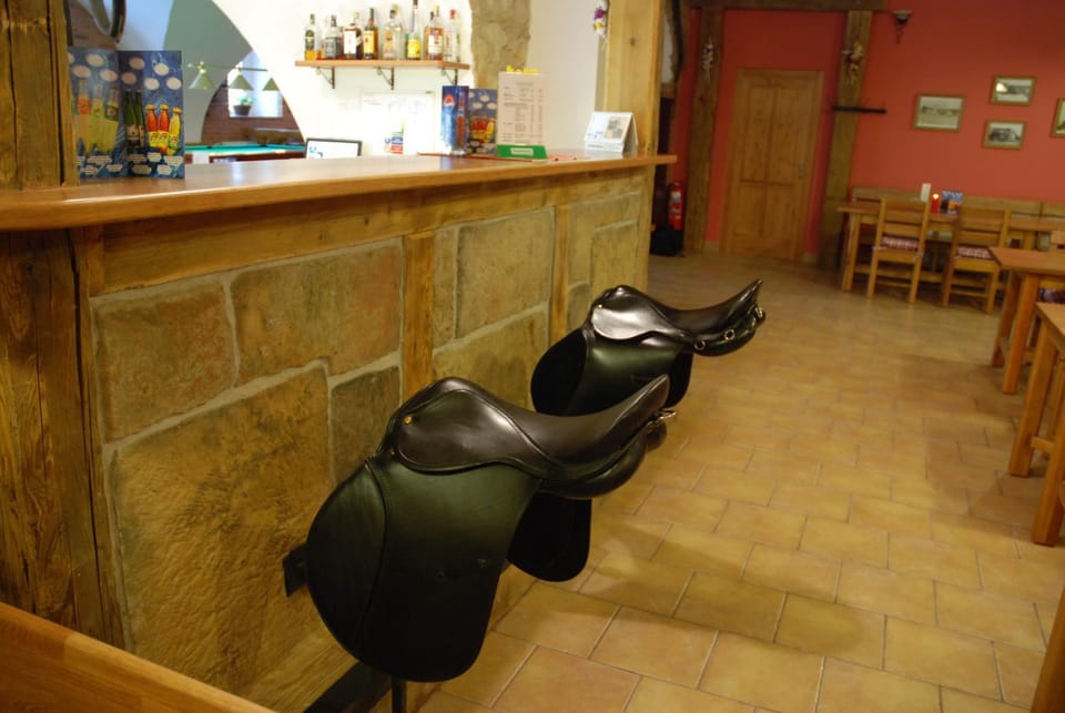 Lounge or bar, Decorative detail, Seating area