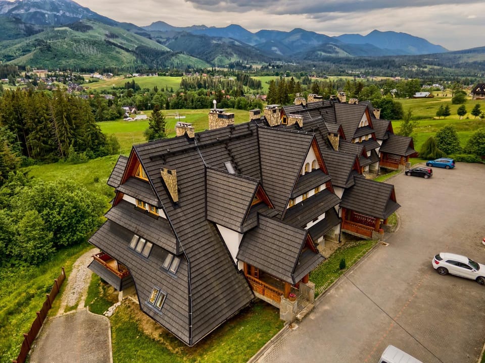 Property building, Day, Natural landscape, Mountain view, Parking