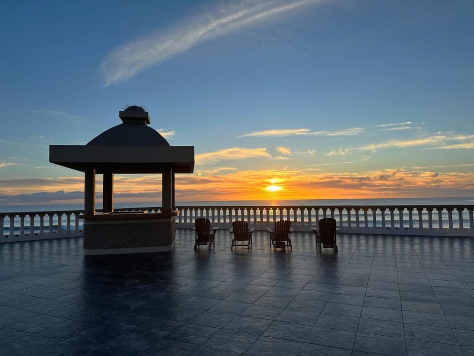 Rosarito Beautiful Costal Getaway located in Rosarito Mexico 15 minutes near downtown House in Rosarito