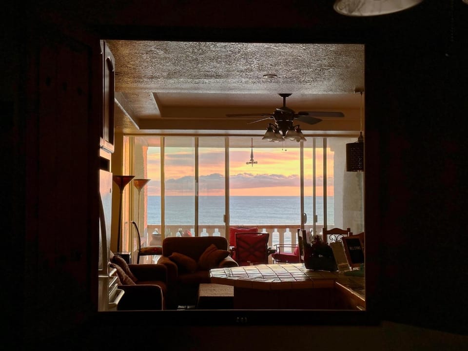 Rosarito Beautiful Costal Getaway located in Rosarito Mexico 15 minutes near downtown House in Rosarito