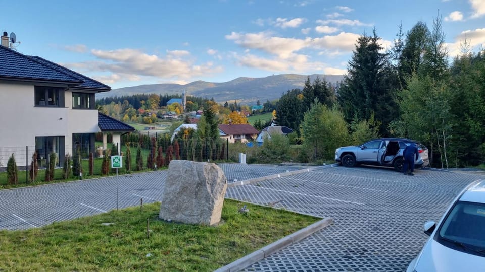 Property building, Day, Neighbourhood, Natural landscape, Street view