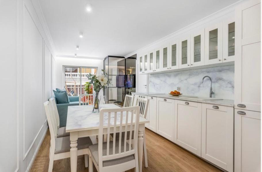 Kitchen or kitchenette, Dining area, dishwasher, pet friendly, stove