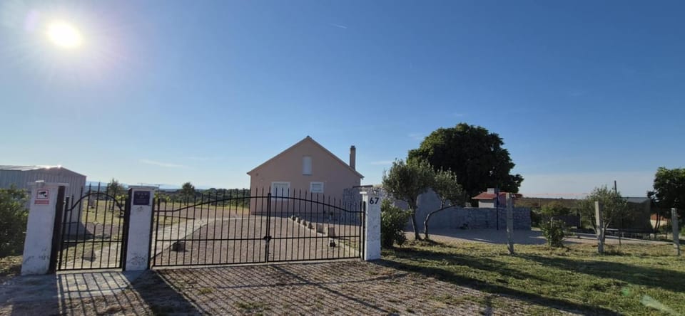 Property building, Day, Natural landscape