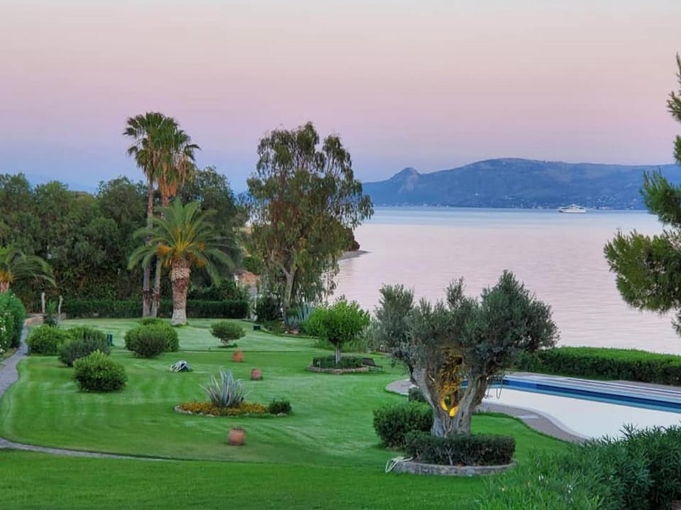 Garden view, Sea view