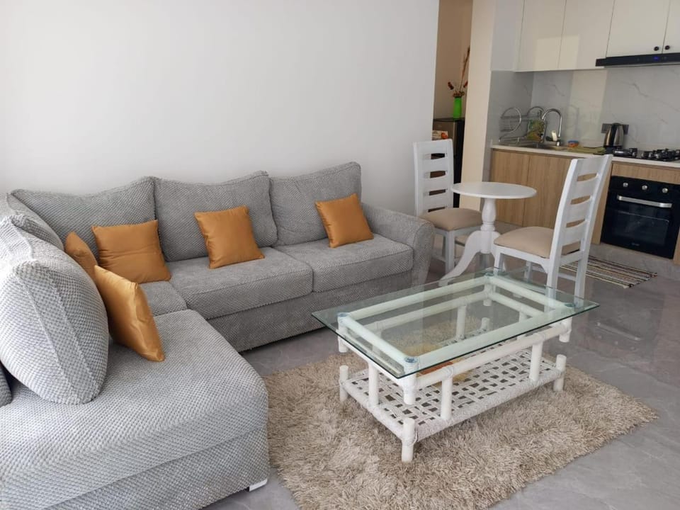 Kitchen or kitchenette, Living room, Dining area, kitchen