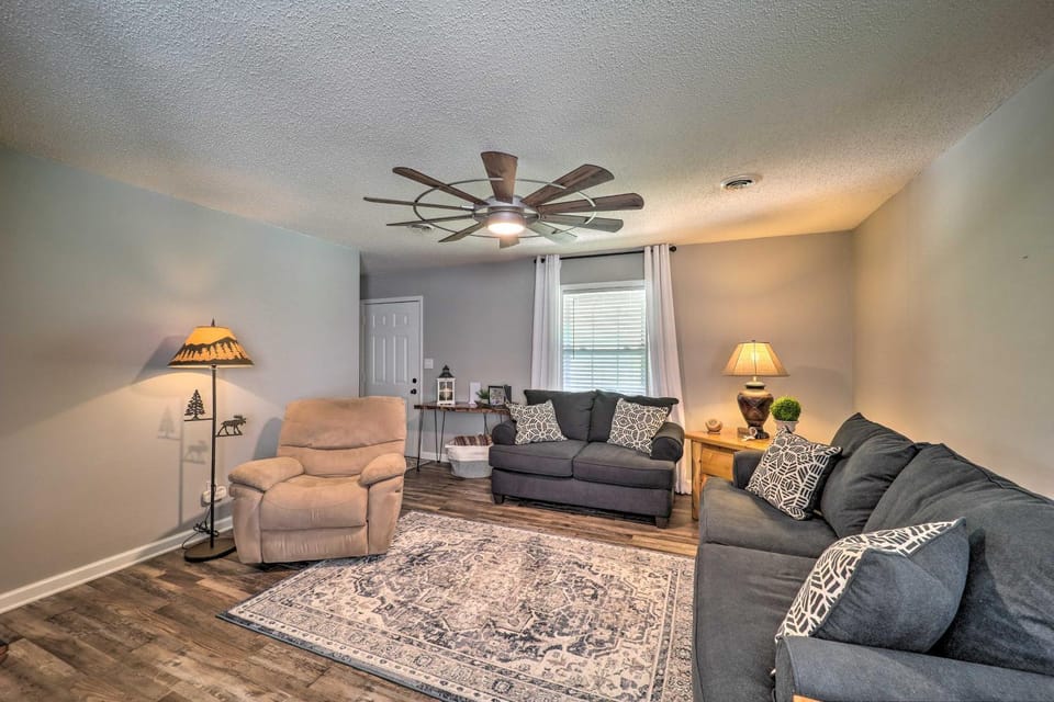 Deep Gap Cottage w/ Fire Pits - Hike & Ski! House in Watauga