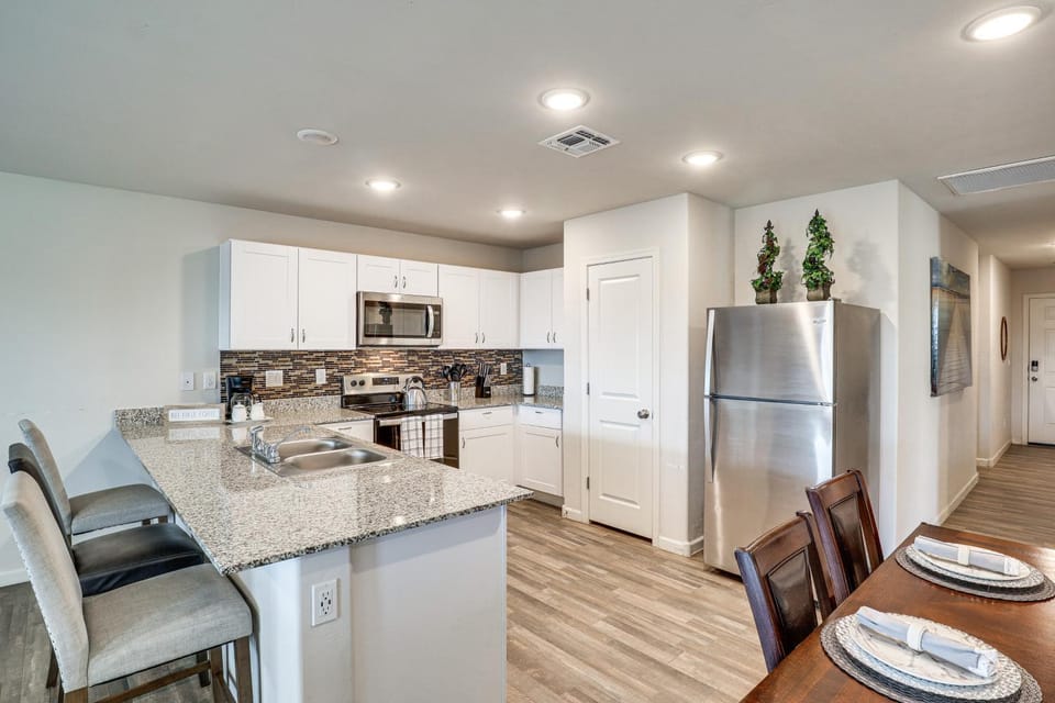 Bullhead City Home w/ Mtn View, By Colorado River House in Bullhead City