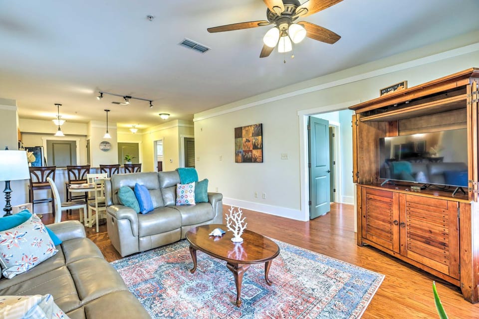 Pool & Boat Dock! Logan Martin Lake Extended Stay House in Pell City