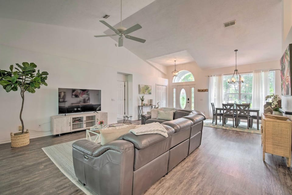 Crystal River Gem Near Three Sisters Springs! House in Florida