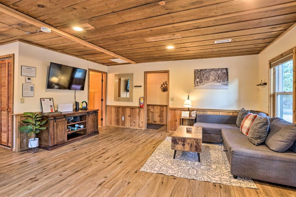 Walk to Big Bear Lake: Cozy Cabin w/ Deck Cabin in Big Bear