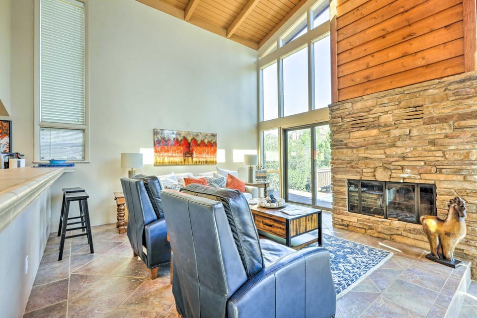 Mountain-View Deck: Bright Sedona Home House in Sedona