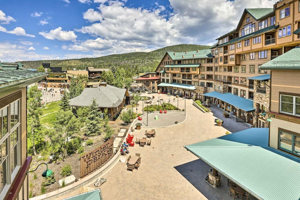 Winter Park Condo w/ Mountain Views + Hot Tub House in Winter Park