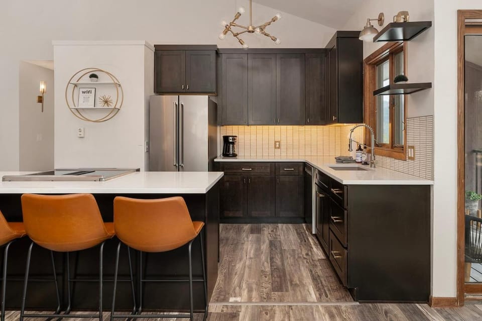Coffee/tea facilities, dishwasher, stove