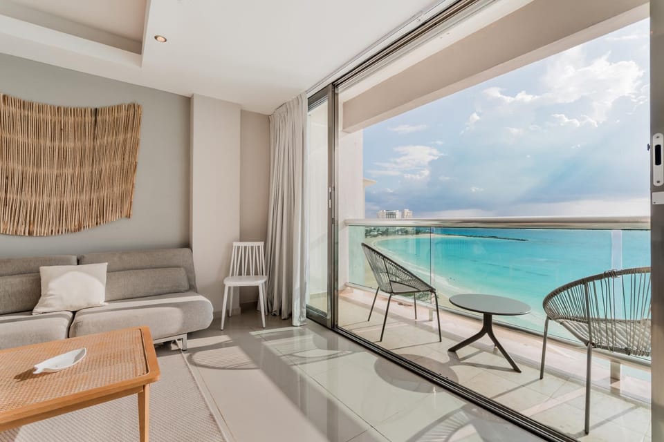 Natural landscape, Balcony/Terrace, Photo of the whole room, Bedroom, Sea view