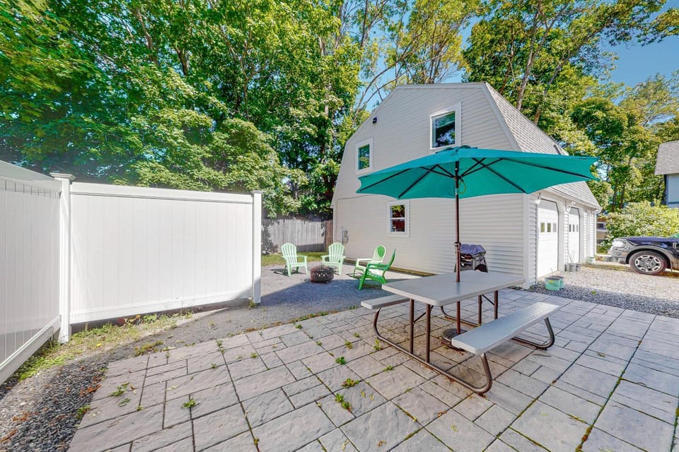 Shop, Dine, Unwind! Family Home in Dtwn Bar Harbor House in Acadia National Park