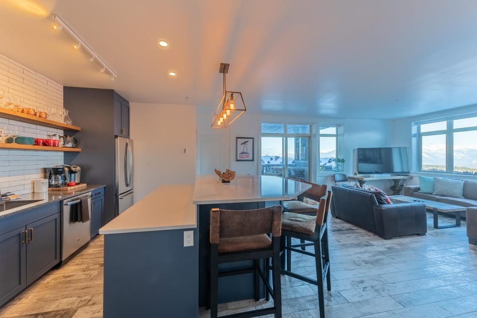 Communal lounge/ TV room, TV and multimedia, Kitchen or kitchenette, Living room, Seating area, Dining area, Evening entertainment, minibar, pet friendly