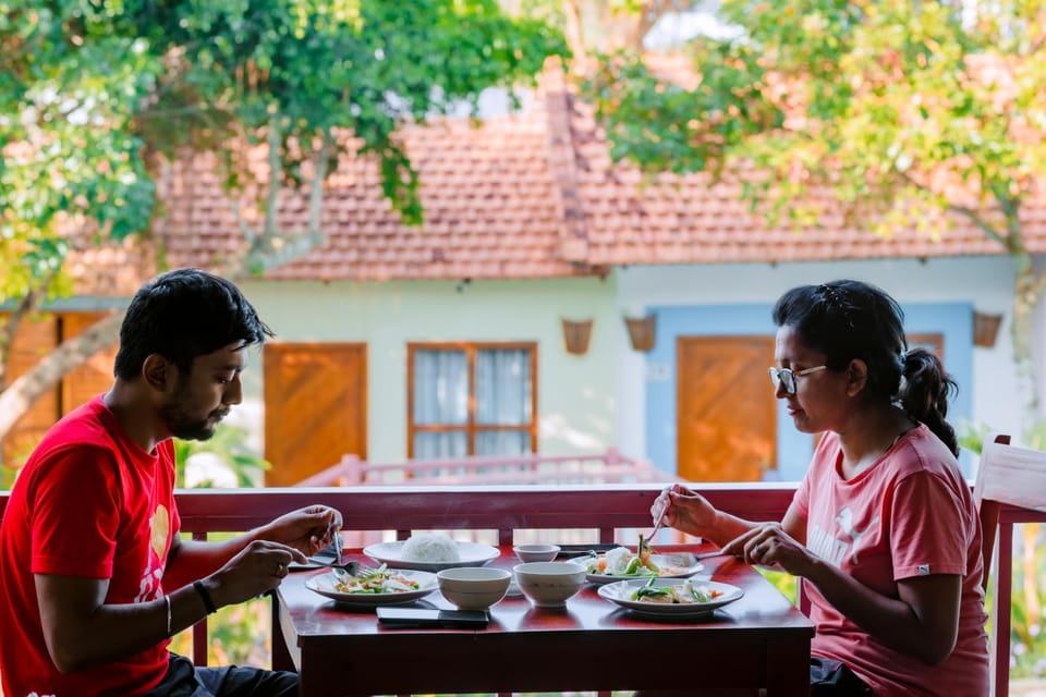 Restaurant/places to eat, Food, Guests, Breakfast