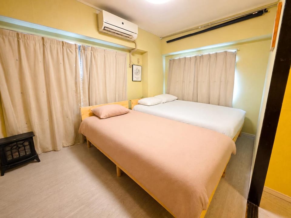 Bed, Bedroom, air conditioner