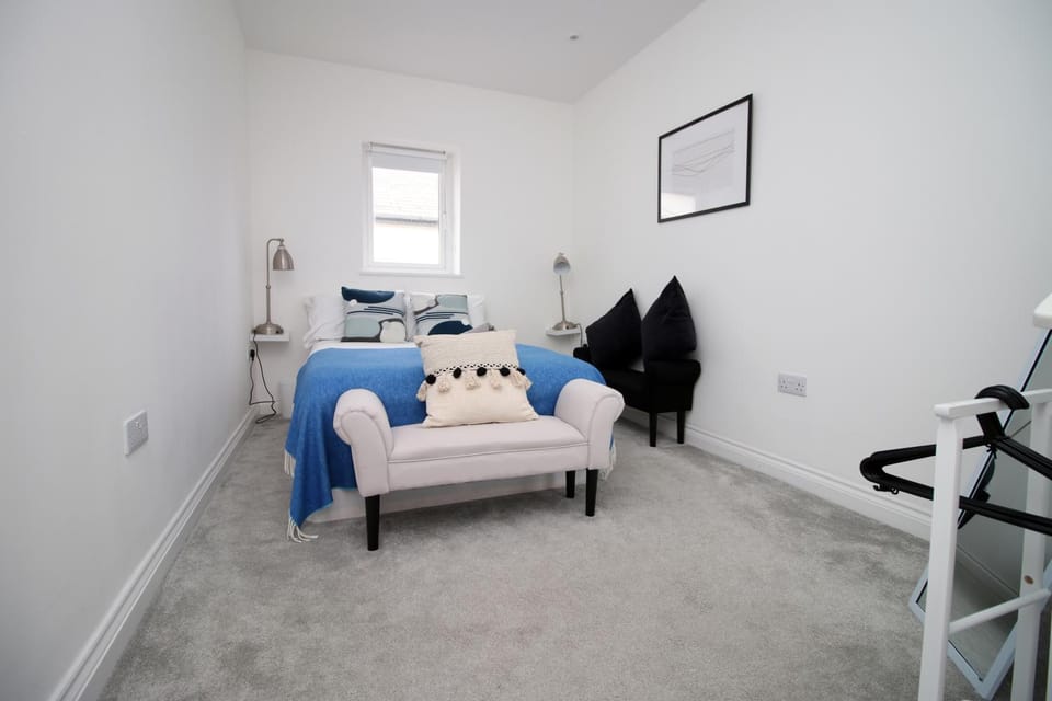 The North - City Centre 3 Bed Flat with Parking and Balcony Apartment in Cardiff