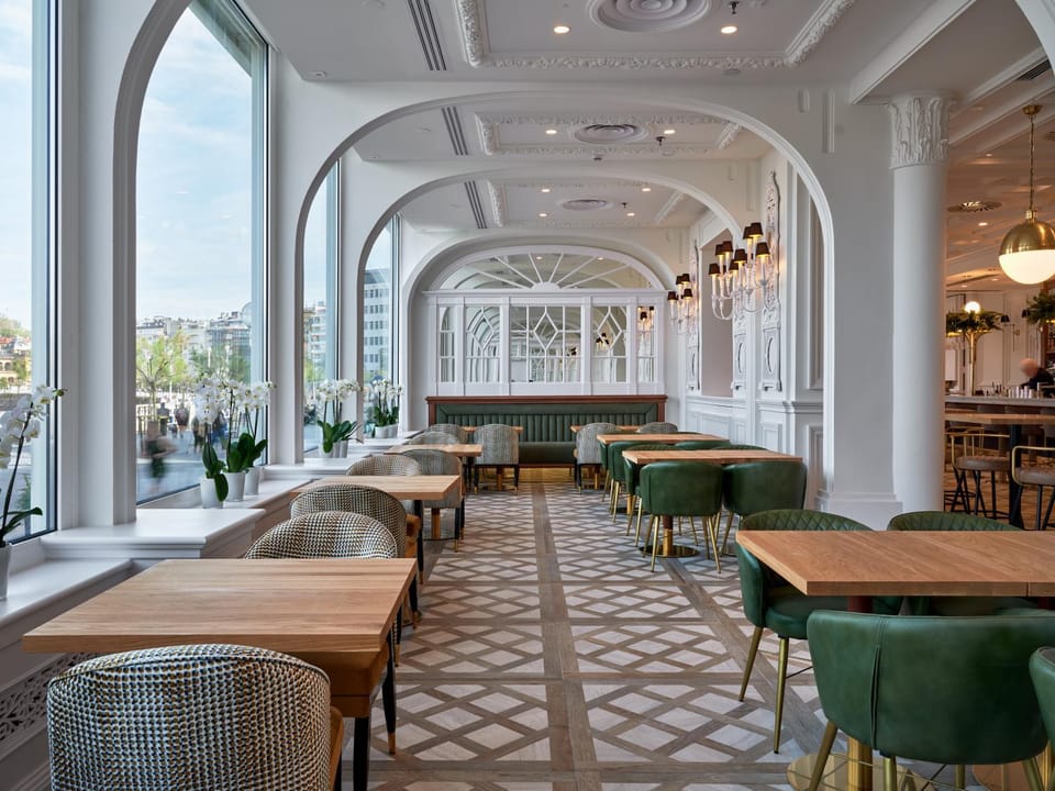 Lounge or bar