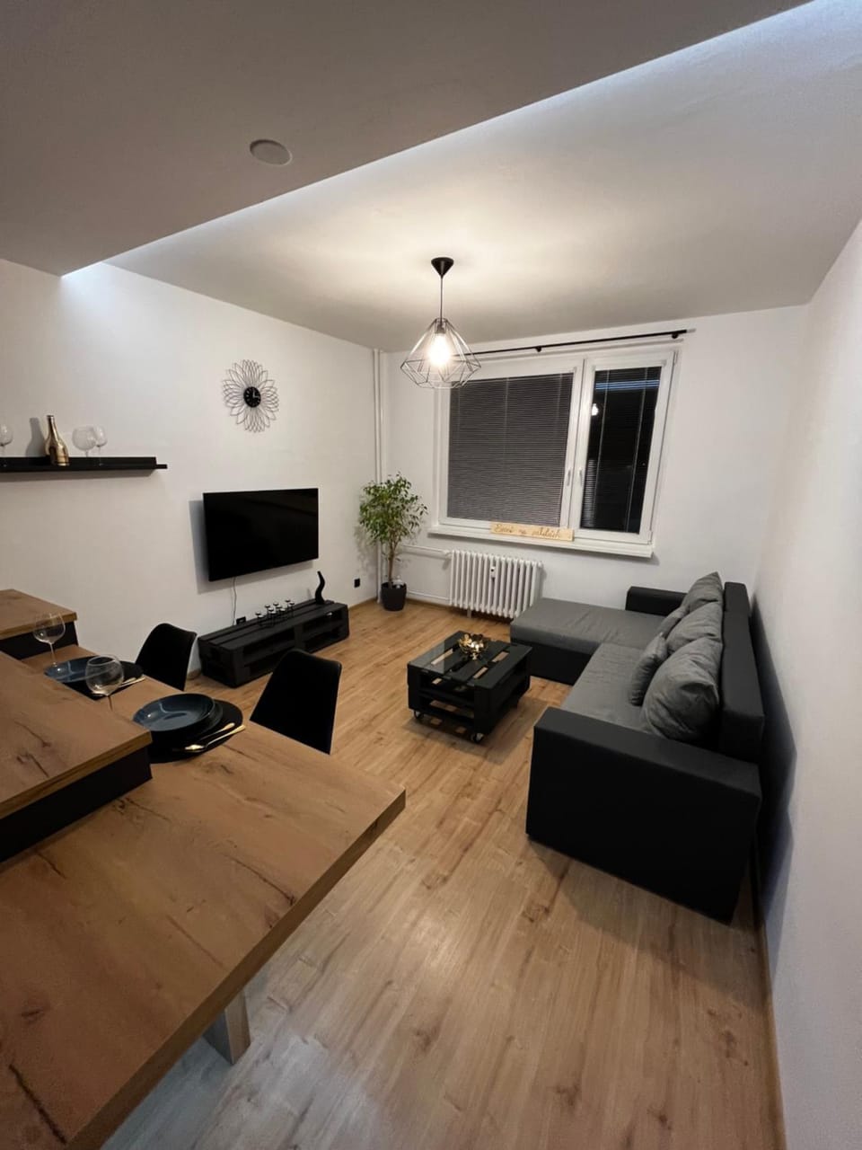 TV and multimedia, Living room, Seating area