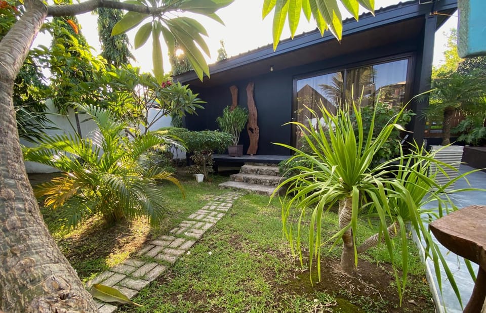Hilltop Cabins (Calatagan, Batangas) Cabin in Calabarzon