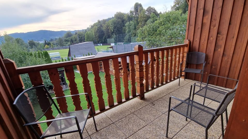 Balcony/Terrace, Mountain view