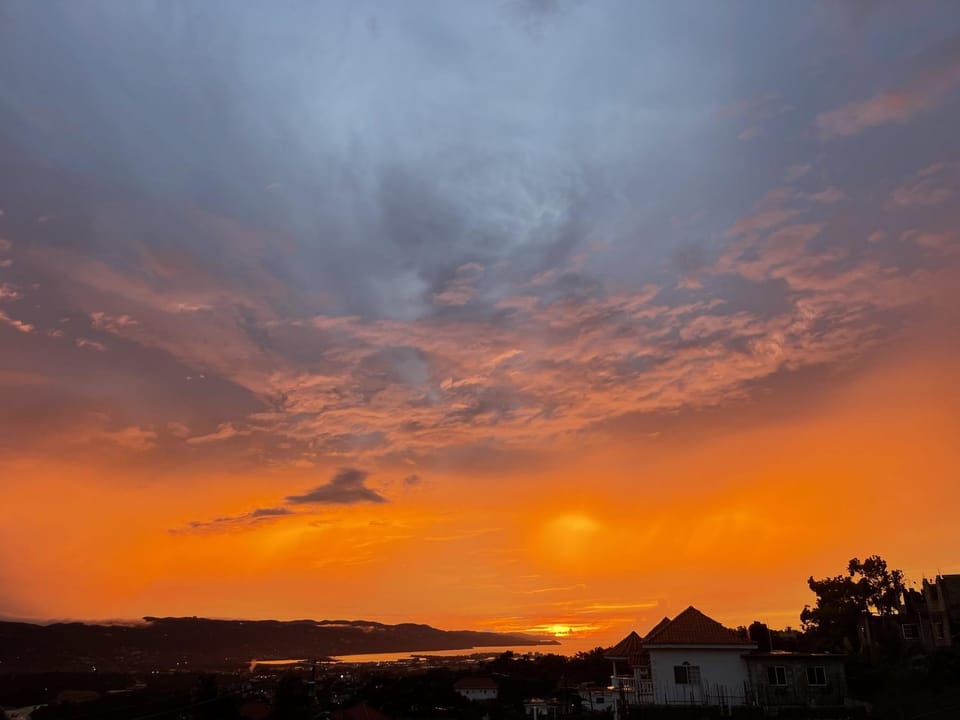 Skyline Suites, breathtaking mountains & city view apts Apartment in Montego Bay