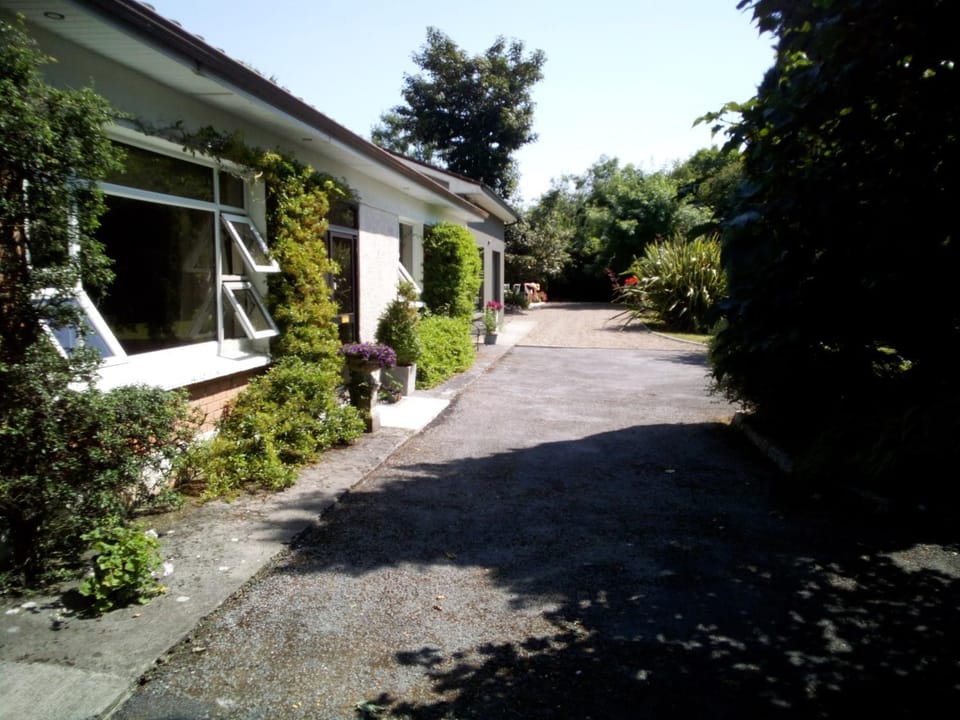 Spacious Contemporary Chalet type Apartment. Apartment in Galway