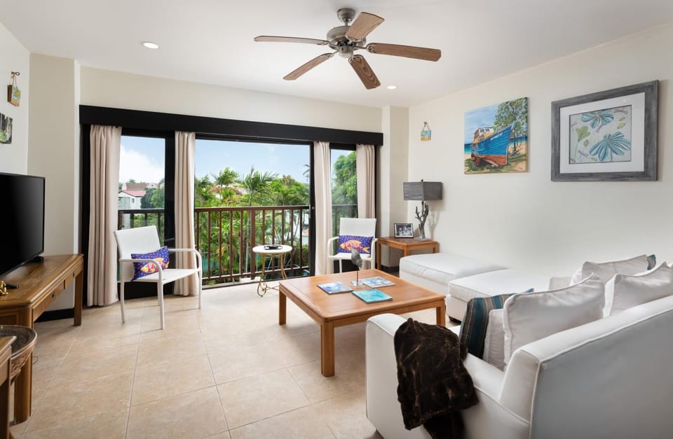 View (from property/room), Balcony/Terrace, Living room, Seating area, Garden view