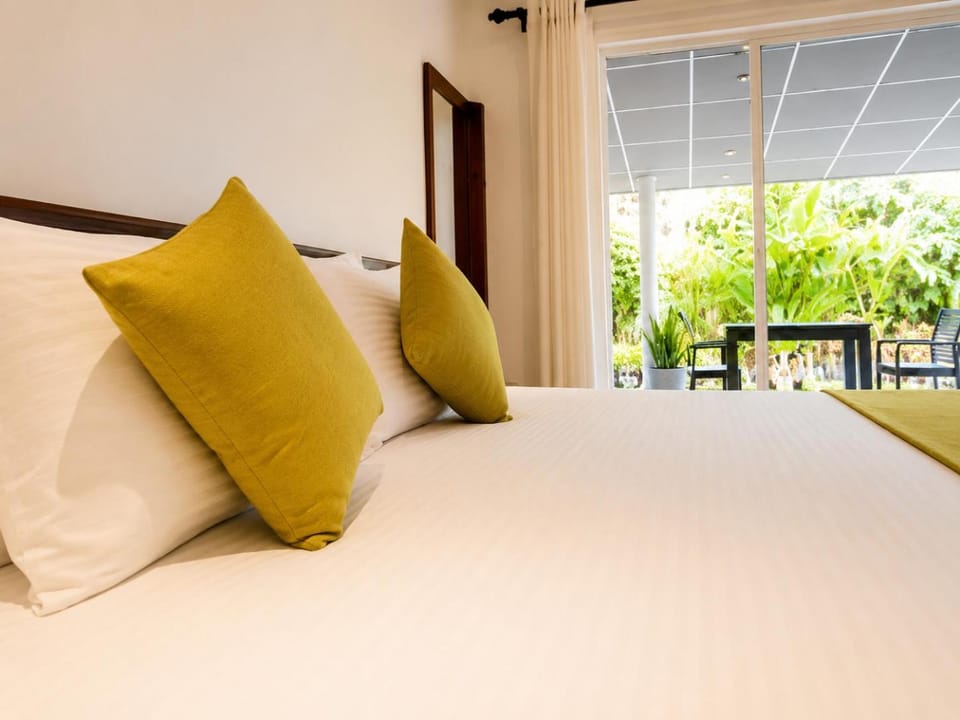 Bed, Balcony/Terrace, Photo of the whole room, Bedroom