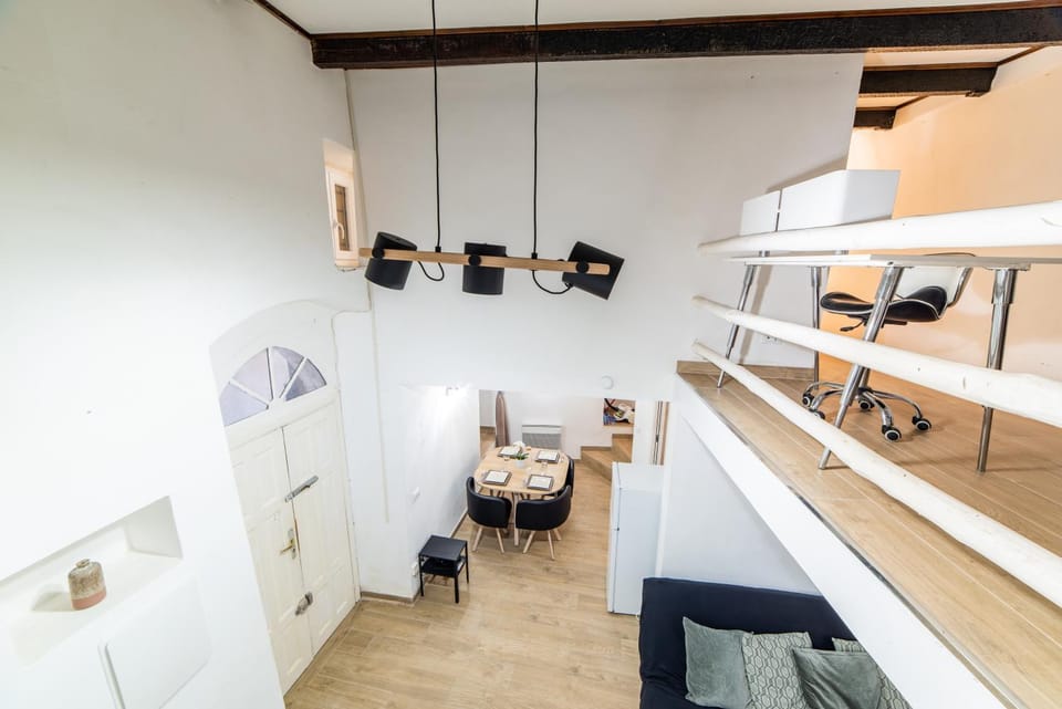 Bird's eye view, Living room, Seating area, Dining area