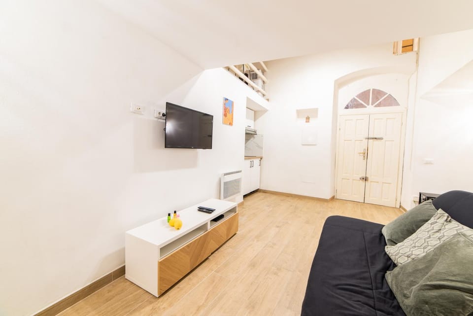 Communal lounge/ TV room, TV and multimedia, Kitchen or kitchenette, Living room