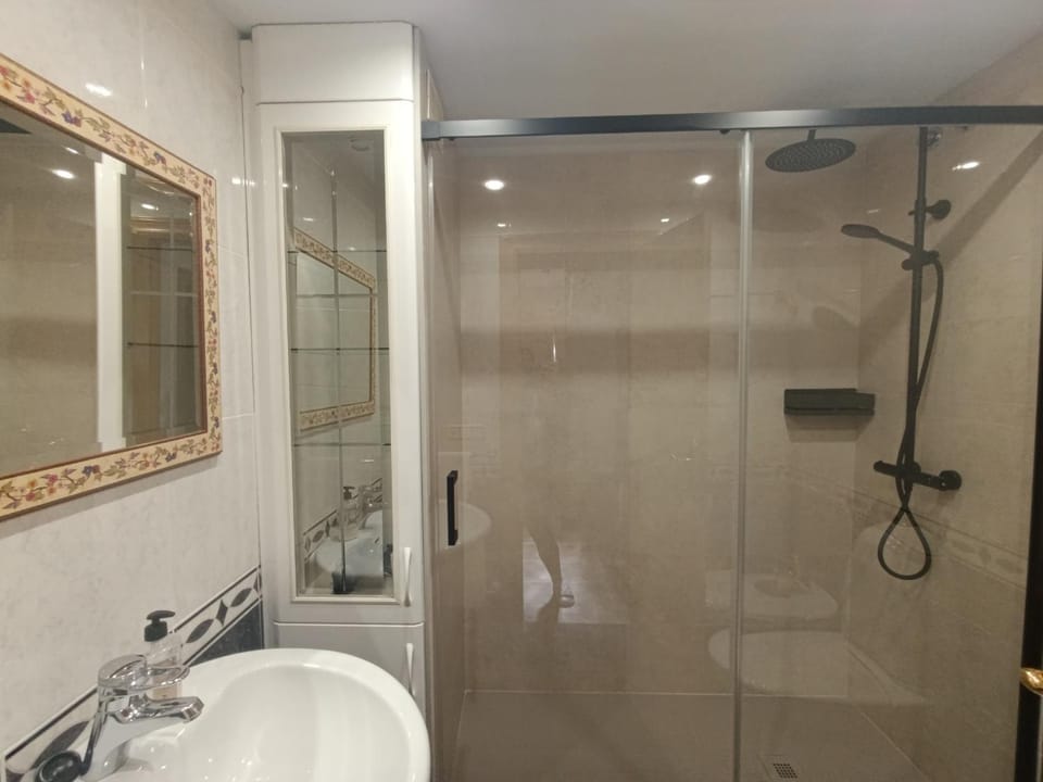 Shower, Bathroom