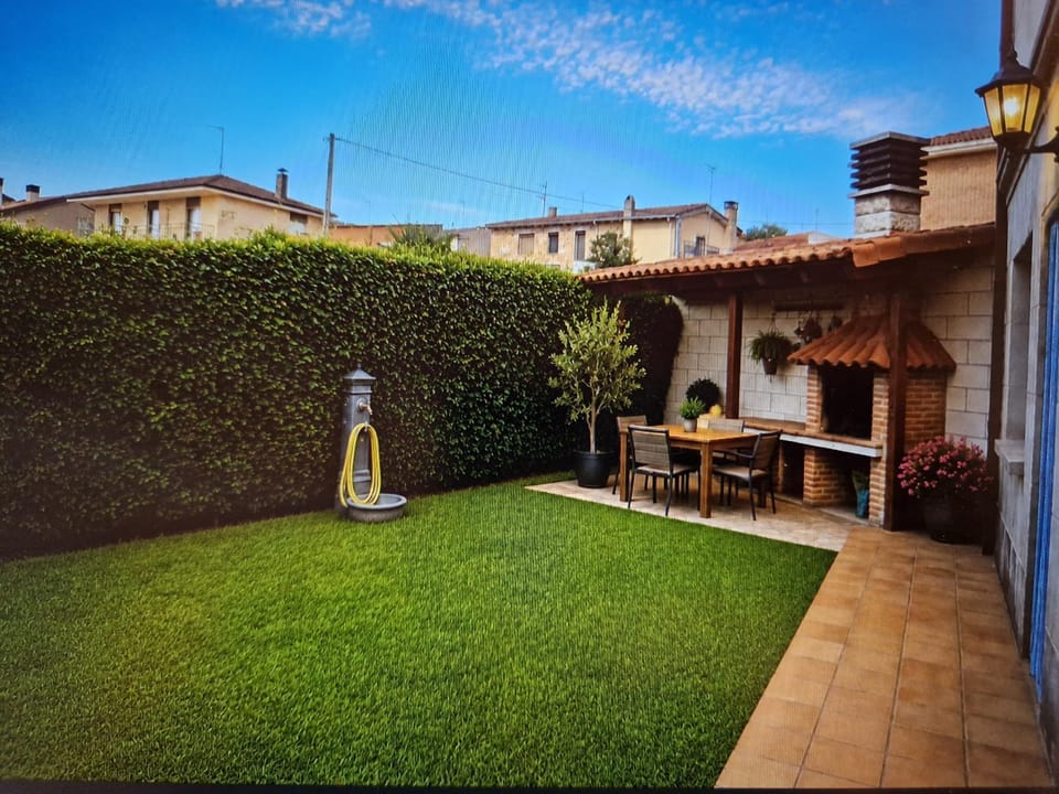 BBQ facilities, Garden, Balcony/Terrace