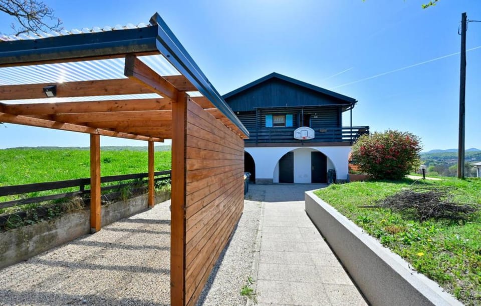 Garden, Parking