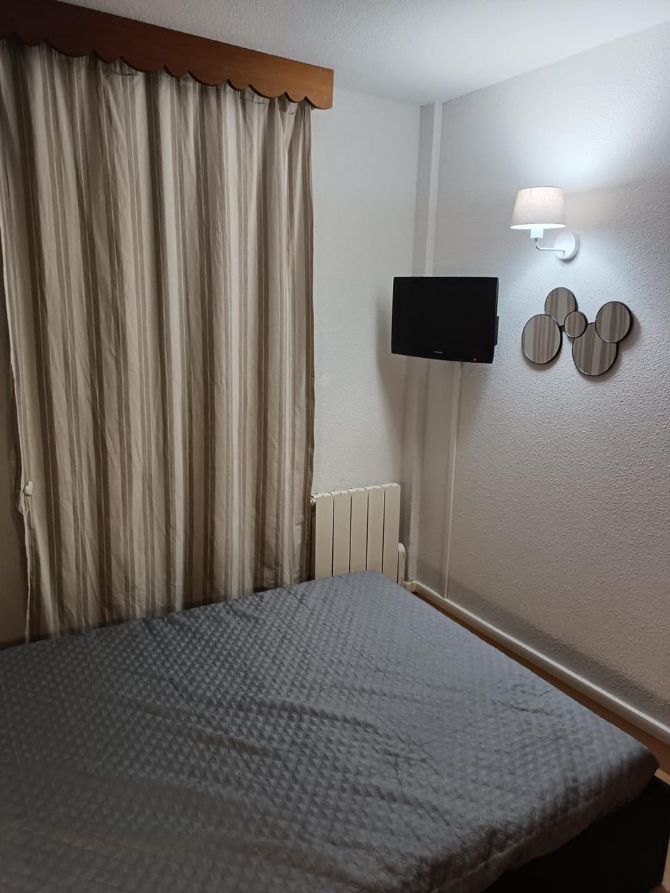 TV and multimedia, Photo of the whole room, Decorative detail