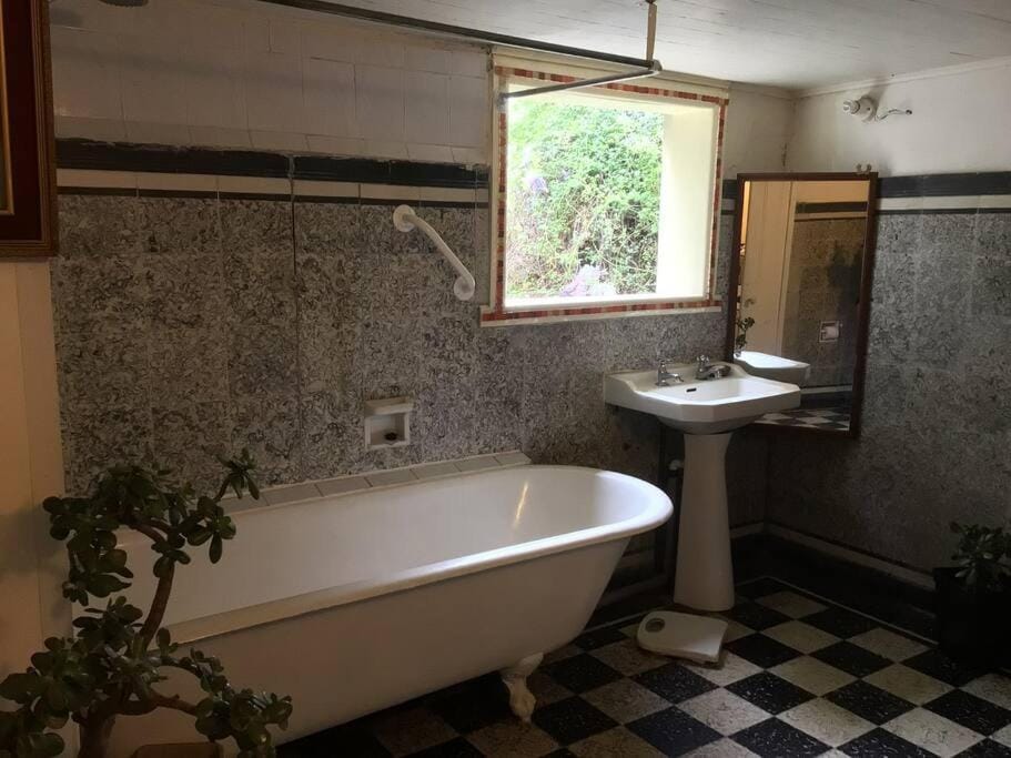 Bathroom, Bath