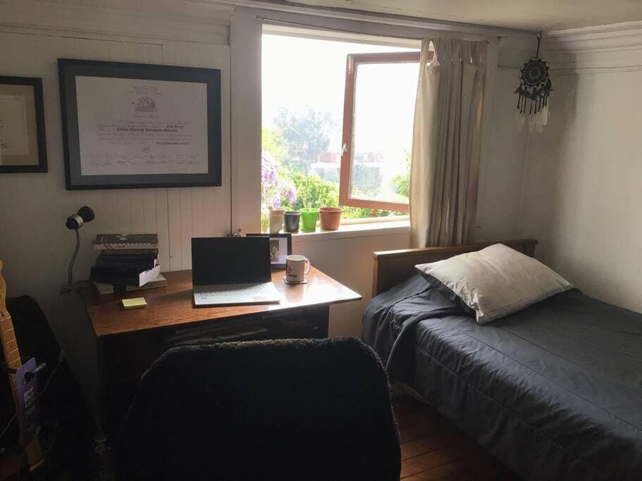 Bed, Seating area, Bedroom