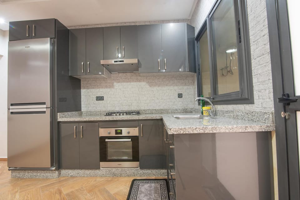 Kitchen or kitchenette, pet friendly, stove