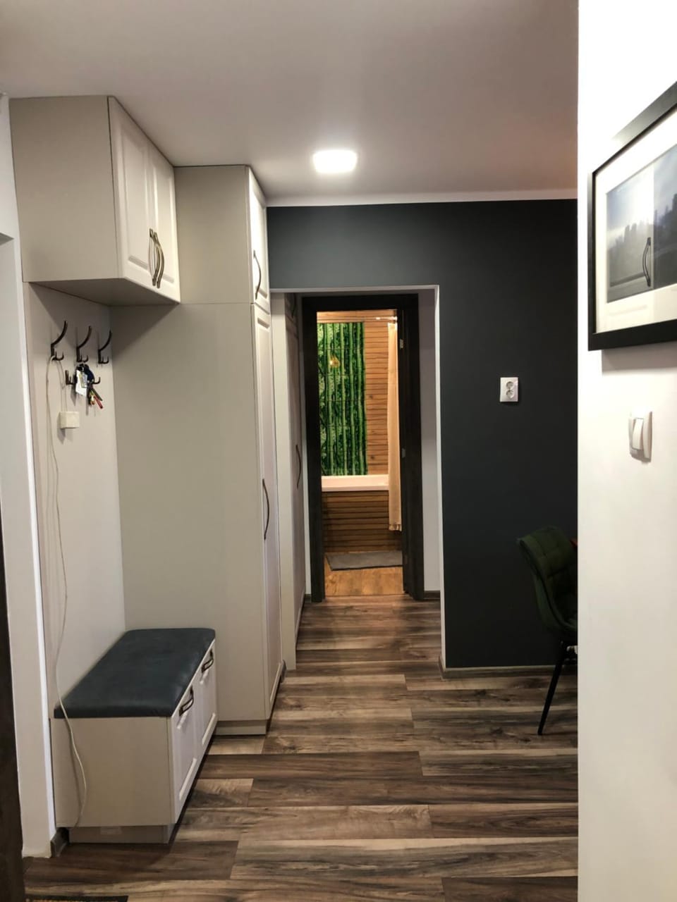 Cityscape Comfort with key lockbox Apartment in Brașov County