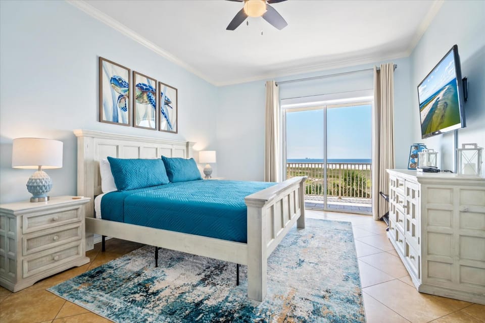 The Pelican Place - Amazing Views, Top Floor Condo Apartment in Dauphin Island
