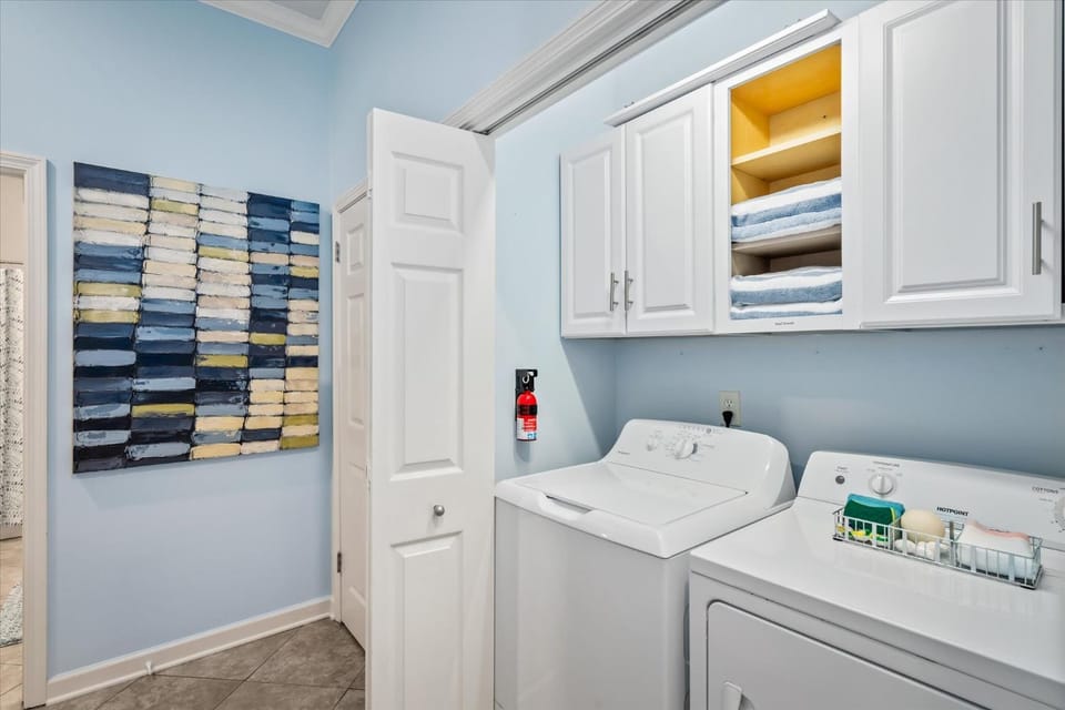 The Pelican Place - Amazing Views, Top Floor Condo Apartment in Dauphin Island