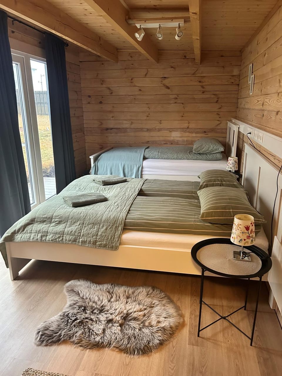 The Little Guesthouse Downtown - Keflavik Airport Bed and Breakfast in Reykjanesbaer