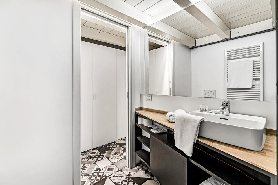 Bathroom, Kitchen or kitchenette, towels
